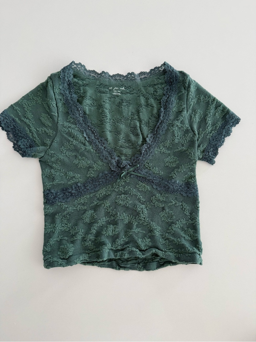 Urban Outfitters Crop Top Tee Womens XS Green Floral Lace Trim VNeck Stretch